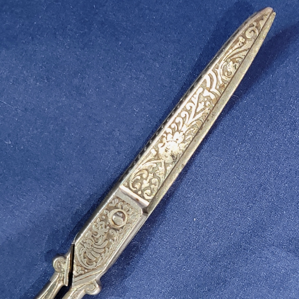 Vintage Spanish Toledo Etched Sewing Scissors - Picture 4 of 11